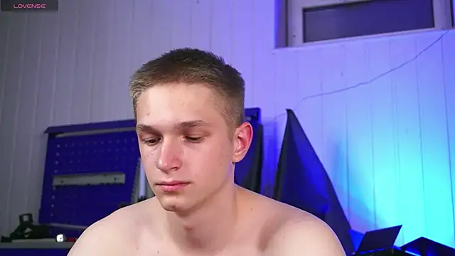 dustyn fox online show from 10/31/25, 03:41