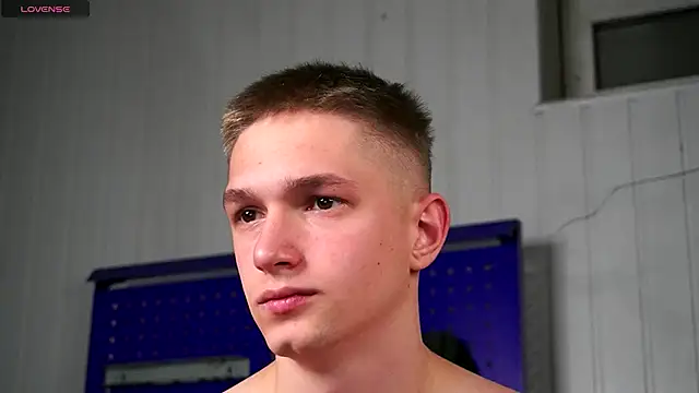 dustyn fox online show from 11/21/25, 03:11