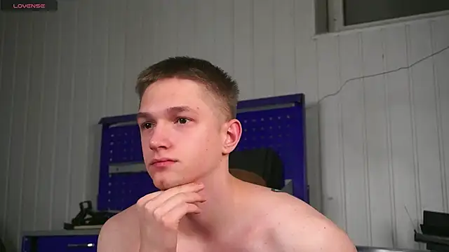 dustyn fox online show from 12/04/25, 03:11