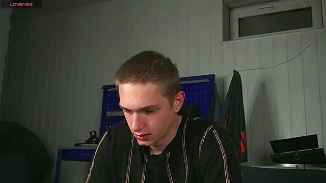 dustyn fox online show from 09/30/25, 04:13