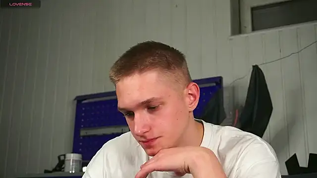 dustyn fox online show from 10/21/25, 04:39