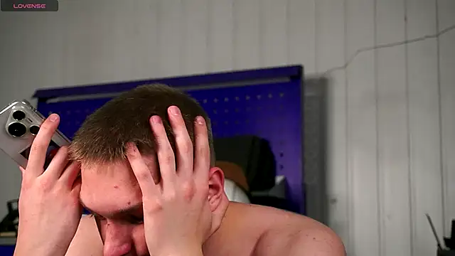 Snapshot of dustyn_fox chatting on 12/19/25, 03:14 dustyn fox online show from 12/19/25, 03:14