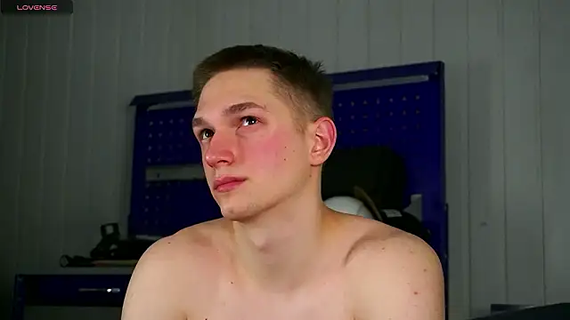 Snapshot of dustyn_fox chatting on 02/03/26, 04:21 dustyn fox online show from 02/03/26, 04:21