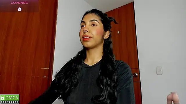 jasmine bunny  online show from 04/04/26, 09:54