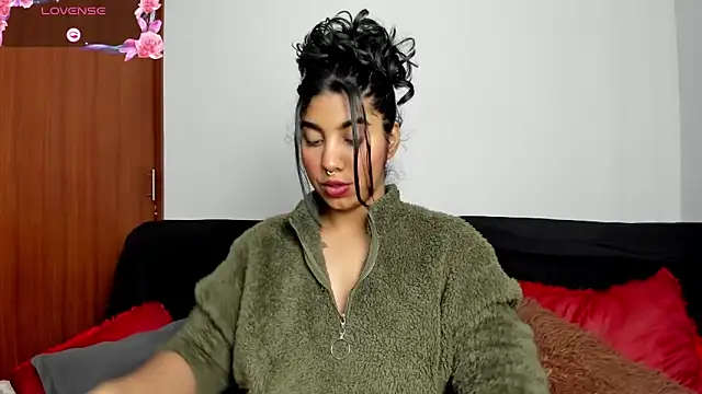 Snapshot of jasmine_bunny_ chatting on 01/23/25, 06:14 jasmine bunny online show from 01/23/25, 06:14