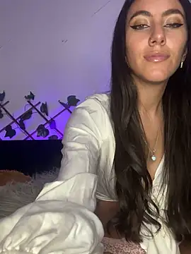 Snapshot of FrancellyHot chatting on 12/06/24, 02:18 FrancellyHot online show from 12/06/24, 02:18