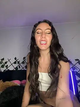 Snapshot of FrancellyHot chatting on 01/07/25, 02:31 FrancellyHot online show from 01/07/25, 02:31