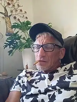 Snapshot of Johnnyraymonroe chatting on 06/19/26, 09:42 Johnnyraymonroe online show from 06/19/26, 09:42