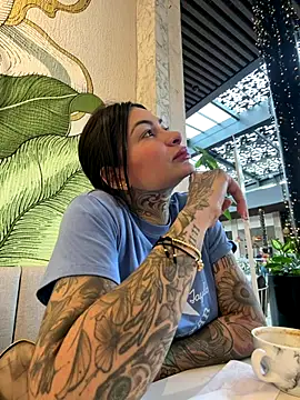 Iam Annii online show from 11/25/25, 07:03