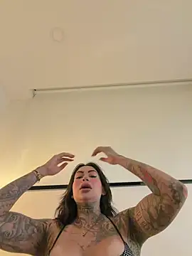 Snapshot of Iam_Annii chatting on 03/04/26, 11:56 Iam Annii online show from 03/04/26, 11:56