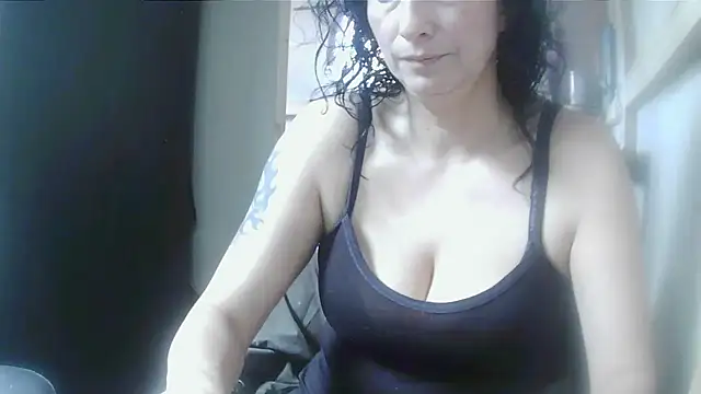 Snapshot of Jennys_room_77 chatting on 05/17/26, 07:47 Jennys room 77 online show from 05/17/26, 07:47