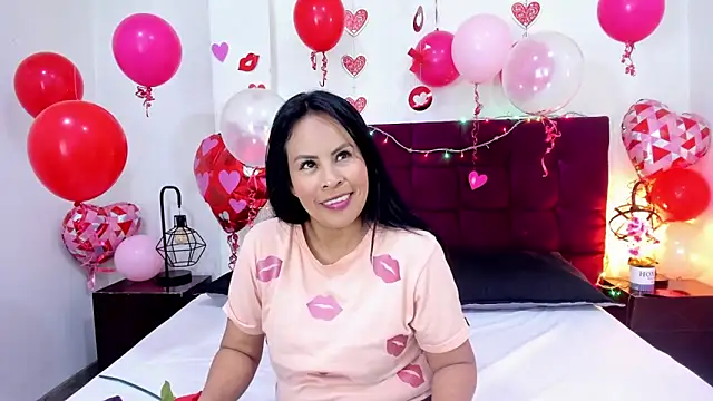 Snapshot of Anthonelaa__ chatting on 02/15/26, 12:48 Anthonelaa online show from 02/15/26, 12:48