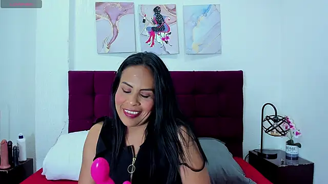 Anthonelaa   online show from 11/18/25, 08:01