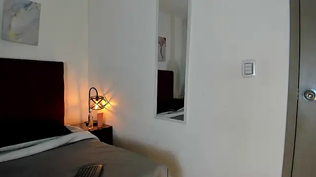 Snapshot of Anthonelaa__ chatting on 09/10/25, 07:57 Anthonelaa online show from 09/10/25, 07:57
