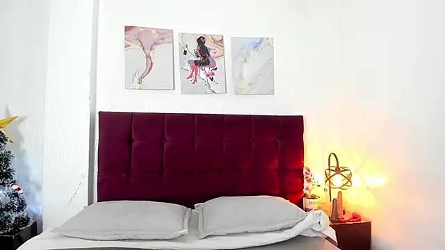 Snapshot of Anthonelaa__ chatting on 12/20/25, 07:50 Anthonelaa online show from 12/20/25, 07:50