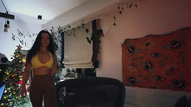 Leona Mell online show from 12/14/25, 10:37