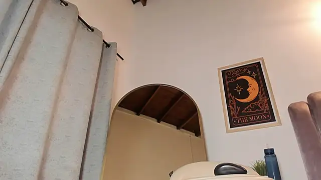 sky caroline online show from 03/10/26, 09:41