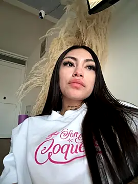 Effy Bonny online show from 10/31/25, 10:27