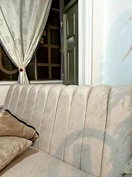 Effy Bonny online show from 11/15/25, 12:36