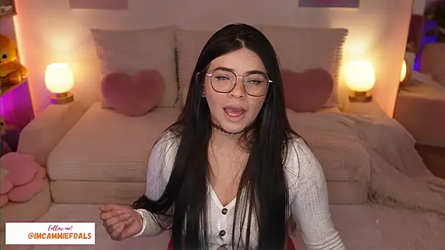 Snapshot of cammiefoalss chatting on 02/17/26, 05:43 cammiefoalss online show from 02/17/26, 05:43