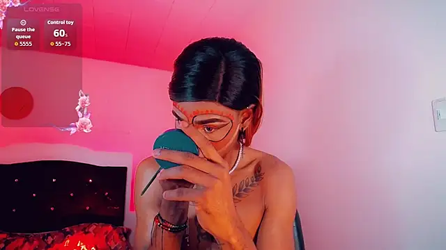 Snapshot of Kendall_hornyy chatting on 10/17/25, 07:15 Kendall hornyy online show from 10/17/25, 07:15