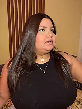 Snapshot of _Shara_Handal_ chatting on 04/15/26, 11:49 Shara Handal online show from 04/15/26, 11:49