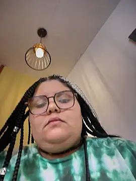  Shara Handal  online show from 10/30/25, 04:22