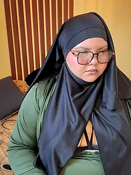  Shara Handal  online show from 10/31/25, 02:13