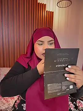  Shara Handal  online show from 12/03/25, 05:30