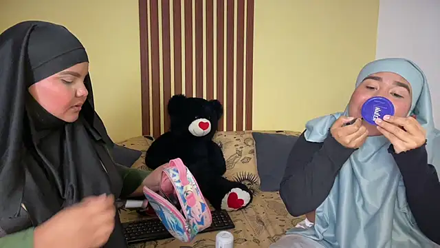 Snapshot of _Shara_Handal_ chatting on 03/20/26, 08:59 Shara Handal online show from 03/20/26, 08:59