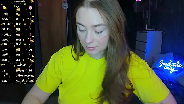 Snapshot of Demure_Smile chatting on 03/10/25, 06:49 Demure Smile online show from 03/10/25, 06:49