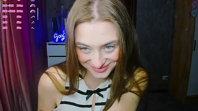 Snapshot of Demure_Smile chatting on 09/26/25, 08:10 Demure Smile online show from 09/26/25, 08:10