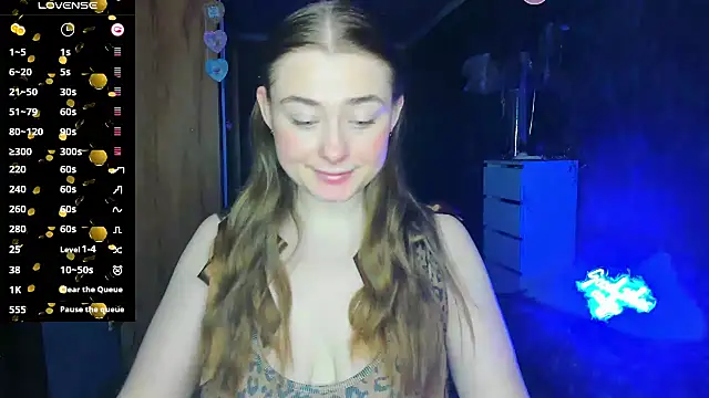 Snapshot of Demure_Smile chatting on 03/22/25, 04:56 Demure Smile online show from 03/22/25, 04:56