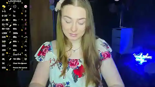 Snapshot of Demure_Smile chatting on 03/13/25, 12:56 Demure Smile online show from 03/13/25, 12:56