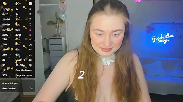 Snapshot of Demure_Smile chatting on 02/17/25, 02:31 Demure Smile online show from 02/17/25, 02:31