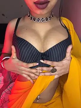 Snapshot of Hot-sexy222 chatting on 12/22/25, 04:07 Hot-sexy222 online show from 12/22/25, 04:07