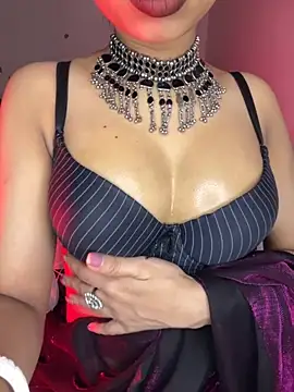 Hot-sexy222 online show from 11/05/25, 03:48