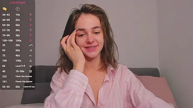 JudyAngil online show from 12/01/25, 06:14