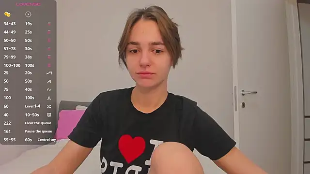 JudyAngil online show from 12/03/25, 06:57