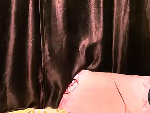 Fuckable Nasty MILF online show from 05/07/26, 03:55