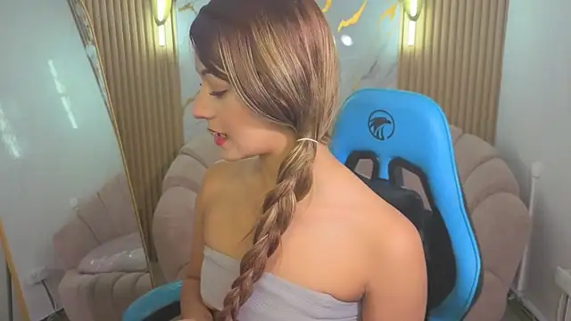 Laurita b online show from 04/15/26, 07:51