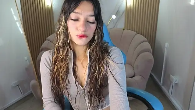 Snapshot of Laurita_b chatting on 09/28/25, 12:56 Laurita b online show from 09/28/25, 12:56