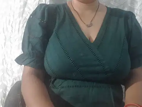 cute-priy online show from 05/03/26, 04:28