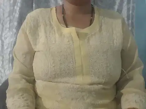 cute-priy online show from 05/15/26, 07:39