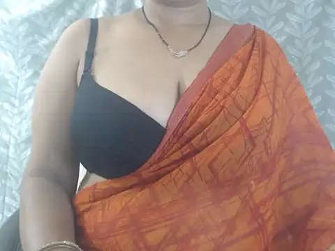 Snapshot of cute-priy chatting on 07/08/26, 05:30 cute-priy online show from 07/08/26, 05:30