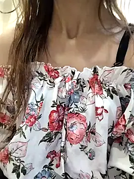 Snapshot of sona-877 chatting on 10/27/25, 08:26 sona-877 online show from 10/27/25, 08:26