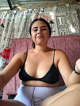 Snapshot of sexy-latin10 chatting on 12/20/25, 01:36 sexy-latin10 online show from 12/20/25, 01:36