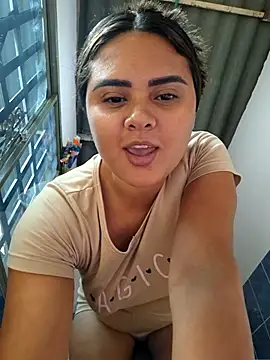 Snapshot of sexy-latin10 chatting on 11/28/25, 02:39 sexy-latin10 online show from 11/28/25, 02:39