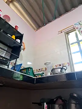 Snapshot of sexy-latin10 chatting on 10/23/25, 03:54 sexy-latin10 online show from 10/23/25, 03:54