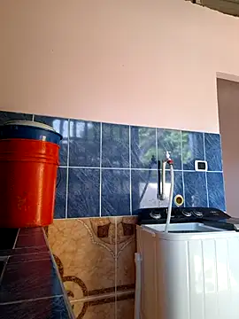 Snapshot of sexy-latin10 chatting on 10/24/25, 08:41 sexy-latin10 online show from 10/24/25, 08:41